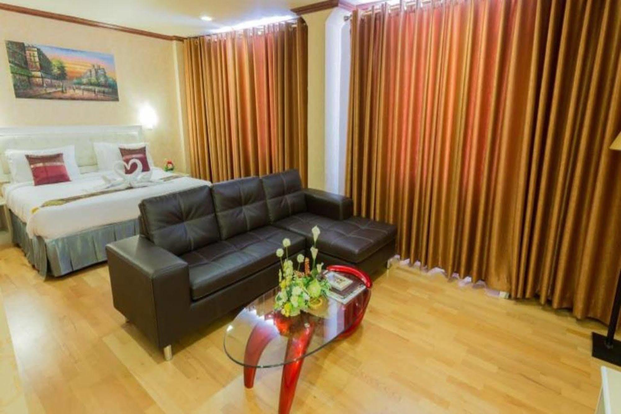 Korat Hotel - Sha Plus Nakhonratchasima Zewnętrze zdjęcie