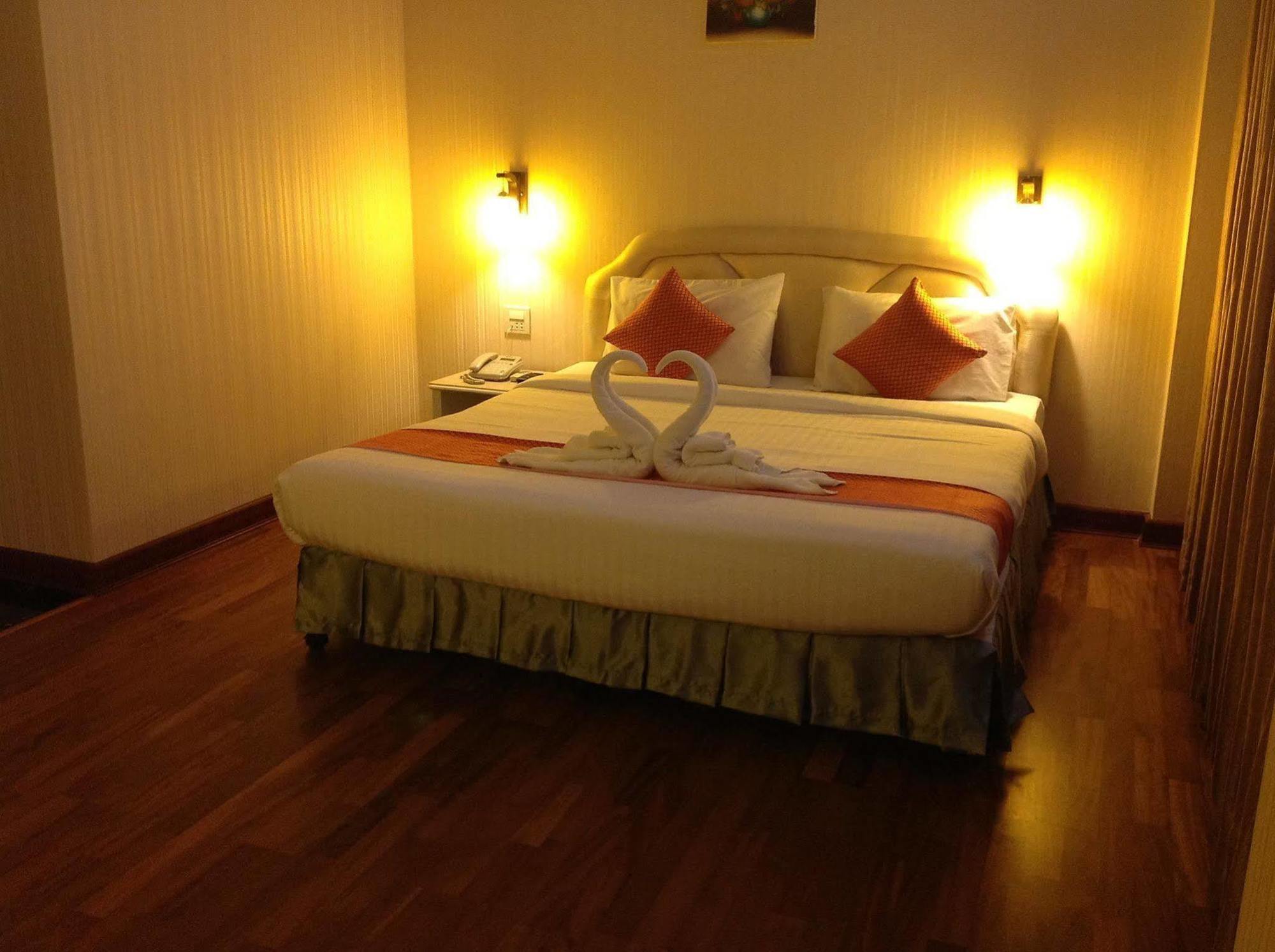 Korat Hotel - Sha Plus Nakhonratchasima Zewnętrze zdjęcie