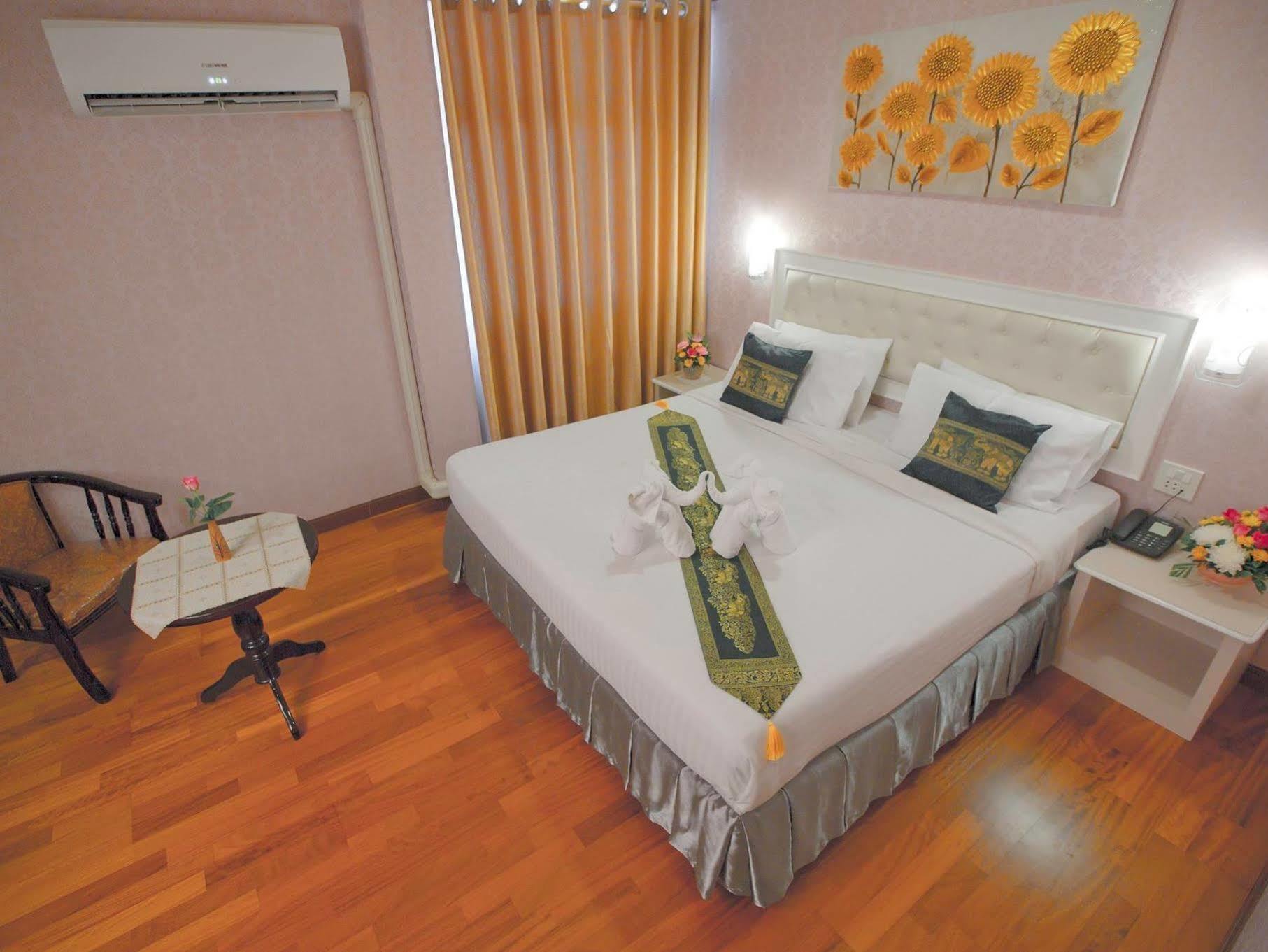 Korat Hotel - Sha Plus Nakhonratchasima Zewnętrze zdjęcie